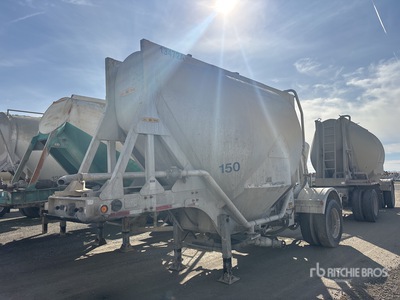 2000 J & L 570 cft S/A Pneumatic Bulk Trailer