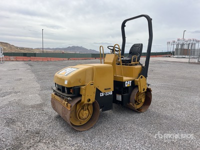 2002 Cat CB224D مدحلة ذات اسطوانتين
