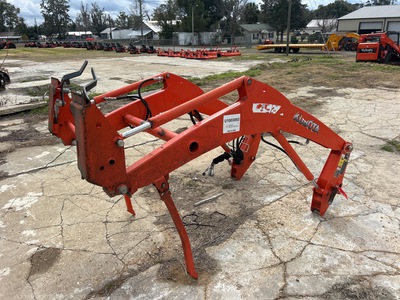2020 Kubota LA525 Front Loader Attachment (Inoperable)