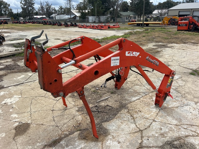 2020 Kubota LA525 Front Loader Attachment (Inoperable)