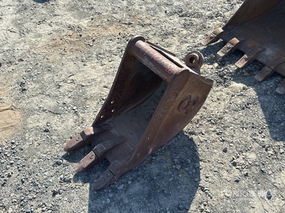 12 in Excavator Bucket