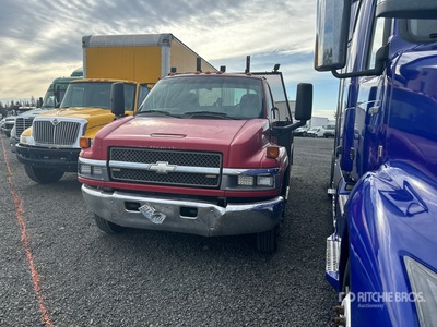 2005 Chevrolet C4500 4x2 Flatbed Truck