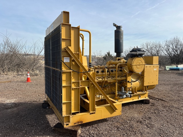 1999 (unverified) Cat 3412 480 kW Skid-Mounted CNG Generator Set