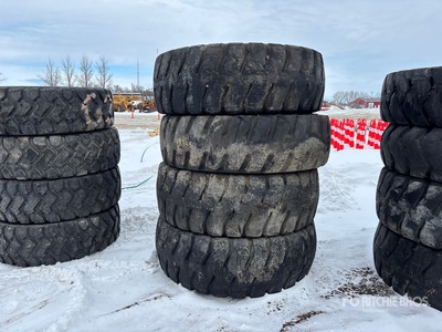Quantity of (4) 18R25 Mixed Tires