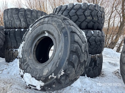 Quantity of (4) Michelin XAD 29.5x25 Tires