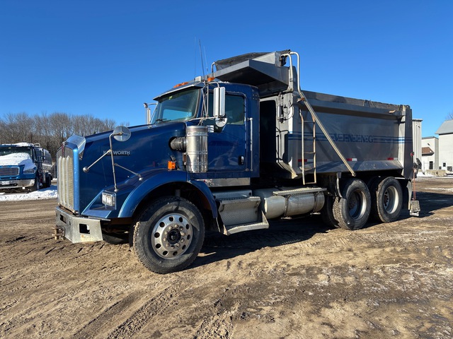 2004 Kenworth T800 6x4 T/A Dump Truck