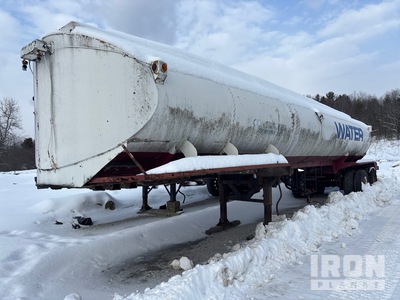 1963 Fruehauf T/A Off-Road Water Trailer