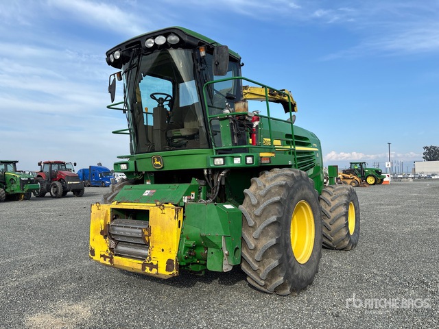 2010 John Deere 7750 2WD Faucheuse autotractée | Ritchie Bros. Auctioneers