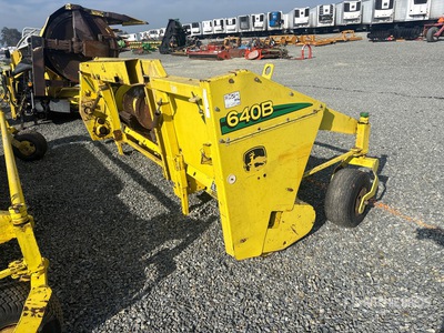 2004 John Deere 640B 11 ft 9 in Auger ヘッダー