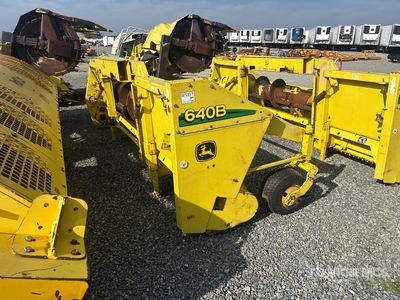 2004 John Deere 640B 11 ft 9 in Auger ヘッダー
