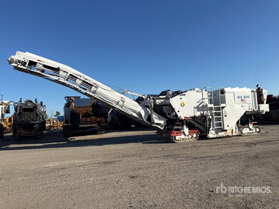 2009 Roadtec RX500 Tracked Asfalteer frees machine