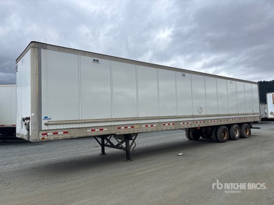 2014 Vanguard 53 ft x 102 in Tri/A Remolque de furgoneta