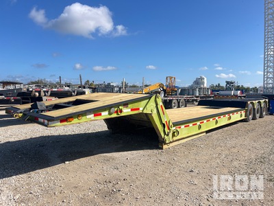 1982 Load King 4030F Tri/A Folding Gooseneck. Lowboy Trailer