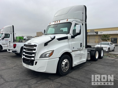 2020 Freightliner Cascadia 6x4 تراكتور شاحنة نهارية (ثنائية المحور)