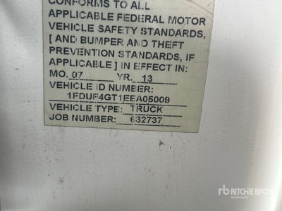 2014 Ford F-450 XL 4x2 Flatbed Truck