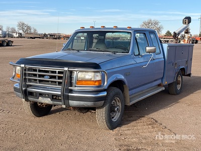1997 Ford F-250 4x4 Extended Cab Service Truck