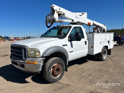 Altec AT37-G 37 ft on 2005 Ford F-550 4x2 Bucket Truck