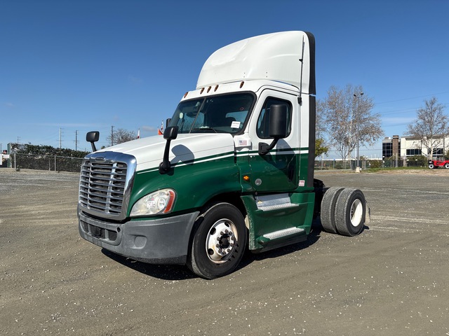 2018 Freightliner Cascadia 125 4x2 S/A Day Cab Truck Tractor