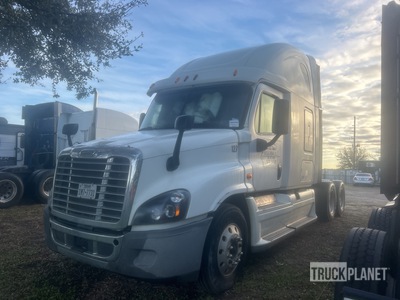 2015 Freightliner Cascadia 6x4 T/A Sleeper Truck Tractor (Inoperable)