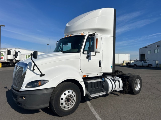 2016 International LA687 4x2 S/A Day Cab Truck Tractor
