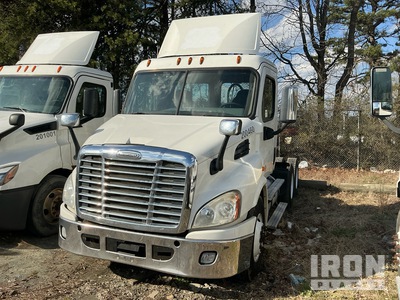 2016 Freightliner Cascadia 113 6x4 Ciągnik siodłowy T/A z kabiną dzienną