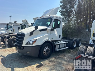 2018 Freightliner PE116DC 6x4 Sleeper Truck Tractor