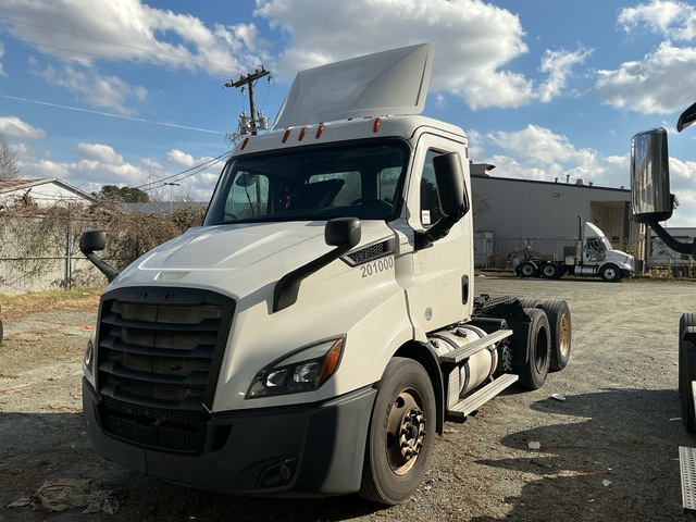 2018 Freightliner Cascadia 116 6x4 T/A Day Cab Truck Tractor