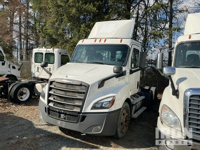 2018 Freightliner Cascadia 116 6x4 Ciągnik siodłowy T/A z kabiną dzienną