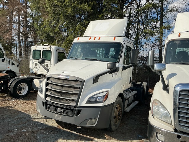 2018 Freightliner Cascadia 116 6x4 T/A Day Cab Truck Tractor