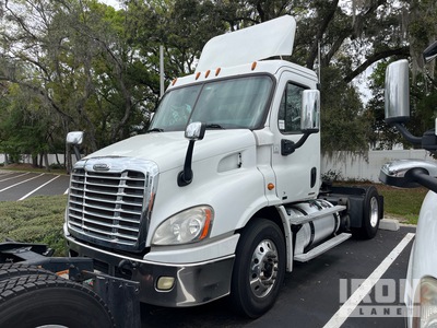 2012 Freightliner CA113 T/A Sleeper Truck Tractor (Inoperable)