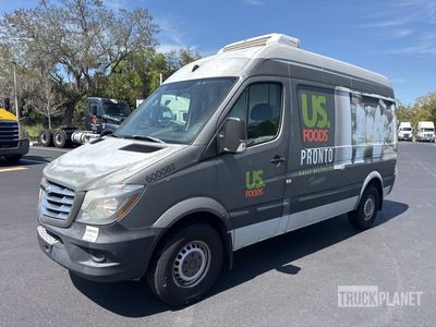 2015 Freightliner F2CA114 Samochód dostawczy Cargo