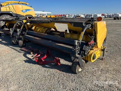 New Holland 380FP 136 ft Forage Forage Harvester Pickup Header