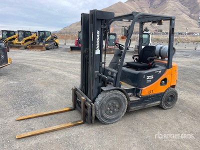 Doosan G25P-5 4600 lb Cushion Tire Forklift
