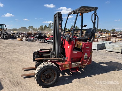 2014 Moffett M55.4 5500 lb 3x3 شاحنة مزودة برافعة شوكية