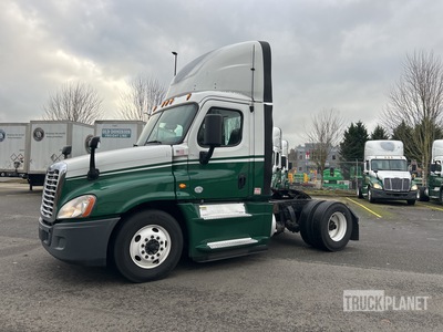 2016 Freightliner Cascadia 125 4x2 S/A Day Cab Truck Tractor