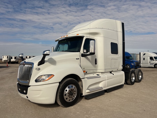 2021 International LT625 6x4 T/A Sleeper Truck Tractor 2021 International LT625 6x4 T/A Sleeper Truck Tractor