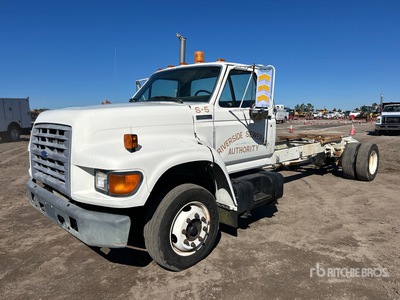 1997 Ford F800 4x2 Cab and Chassis