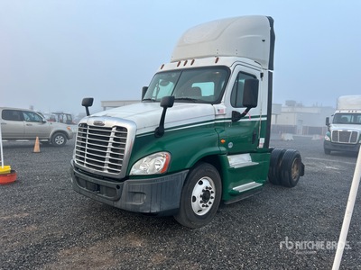 2018 Freightliner Cascadia 125 4x2 Ciągnik siodłowy z kabiną dzienną S/A