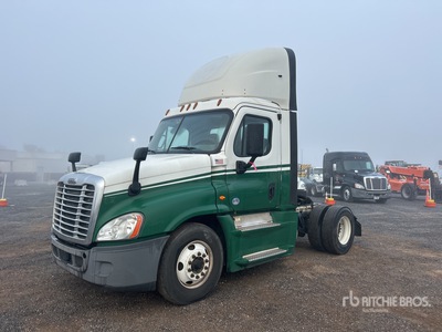 2018 Freightliner Cascadia 125 4x2 Ciągnik siodłowy z kabiną dzienną S/A