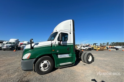 2018 Freightliner Cascadia 125 4x2 S/A Day Cab Truck Tractor