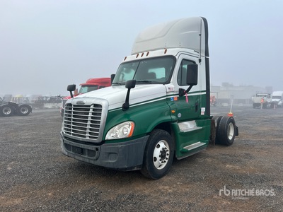 2018 Freightliner Cascadia 125 4x2 Ciągnik siodłowy z kabiną dzienną S/A