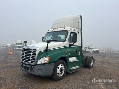 2018 Freightliner Cascadia 125 4x2 Ciągnik siodłowy z kabiną dzienną S/A