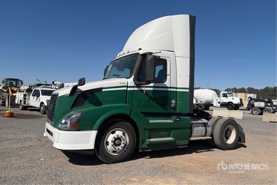 2014 Volvo VNL 4x2 S/A Day Cab Truck Tractor