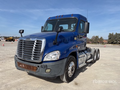 2015 Freightliner Cascadia 125 6x4 T/A Day Cab Truck Tractor