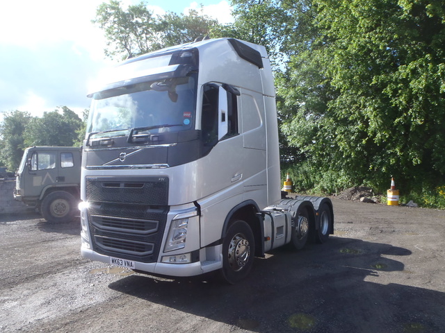 2013 Volvo FH 460 6x2 Tractor Unit