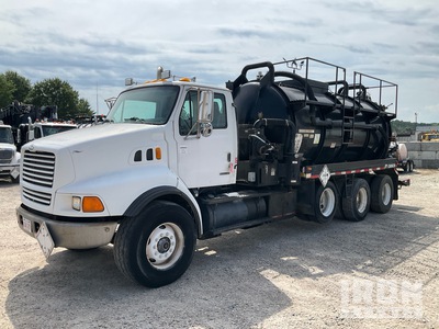 2000 Sterling Cusco LT-9500 8x4 Vacuüm tankwagen