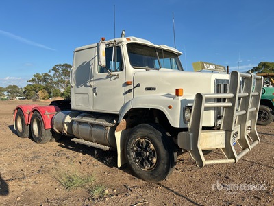 1991 International SF2670 6x4 T/A Sleeper Truck Tractor