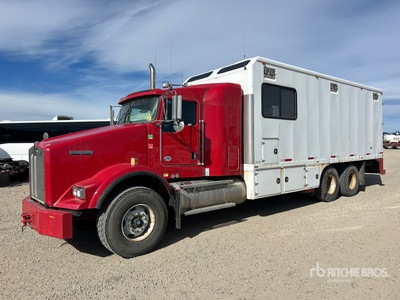 2011 Kenworth T800B 6x4 Sleeper Lab Truck