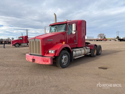 2011 Kenworth T800B 6x4 تراكتور شاحنة نهارية (ثنائية المحور)