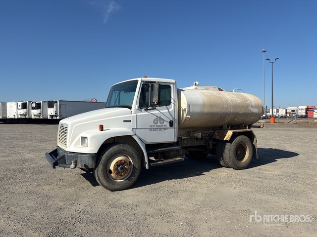 2004 Freightliner FL70 4x2 Water Truck